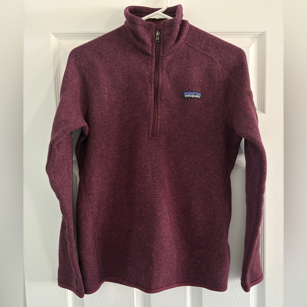 Women’s burgundy Patagonia pullover